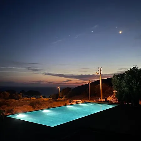 Beso Hotel *